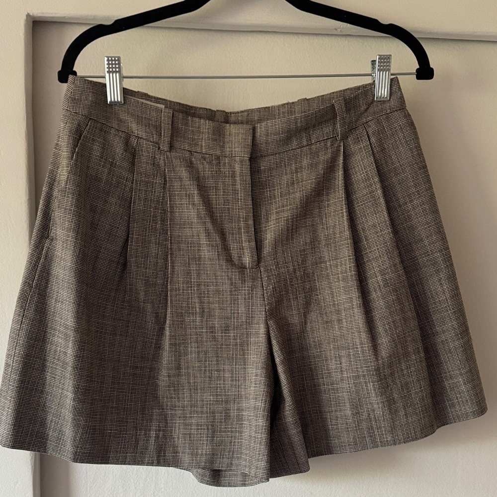 Zara Women's Tan Checkered Shorts